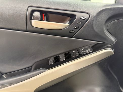 Used 2018 Lexus IS 300 AWD w/ Comfort Package image 12