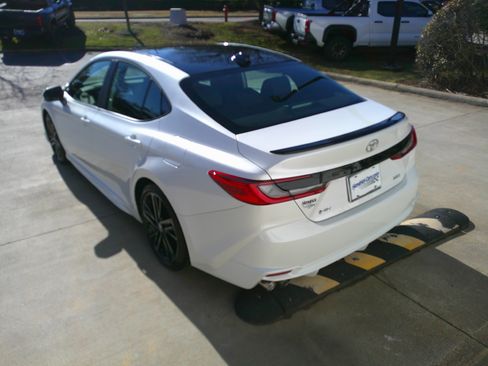 Used 2025 Toyota Camry XSE image 9