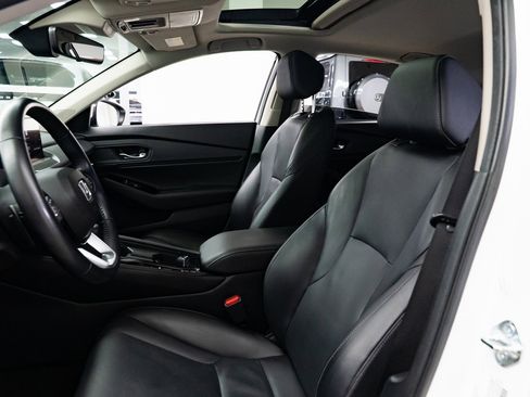 Used 2023 Honda Accord Touring image 17