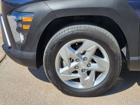 Certified 2025 Hyundai Kona SE image 10