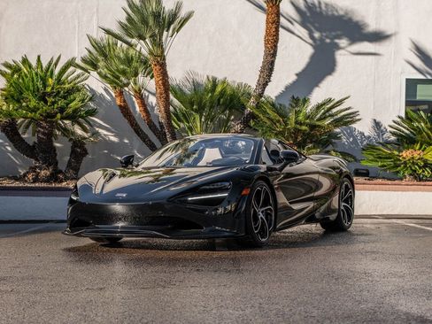 Used 2024 McLaren 750S Spider image 30