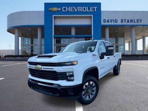 Used 2024 Chevrolet Silverado 2500 Custom w/ Custom Value Package AWD/4WD image 1