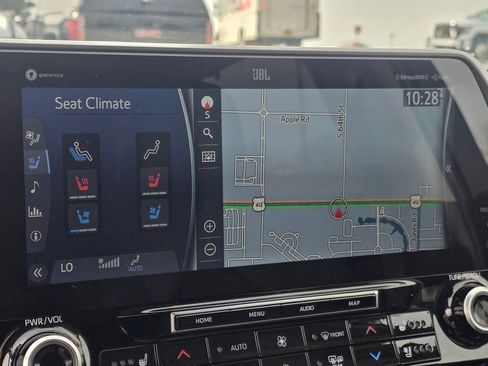 Used 2021 Toyota Highlander Limited image 17