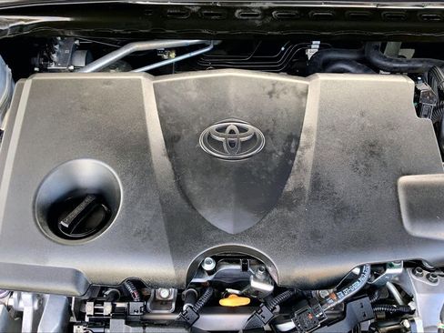 Used 2022 Toyota Camry LE image 31