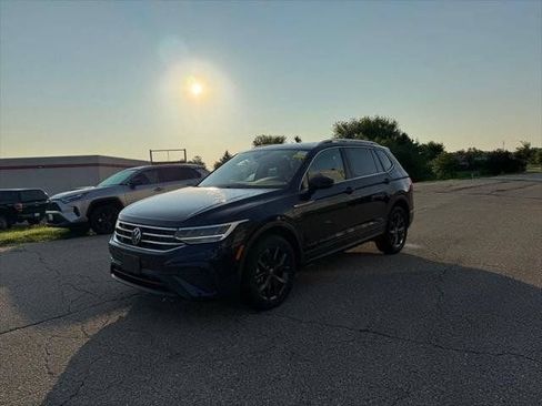 Used 2022 Volkswagen Tiguan SE AWD/4WD image 27