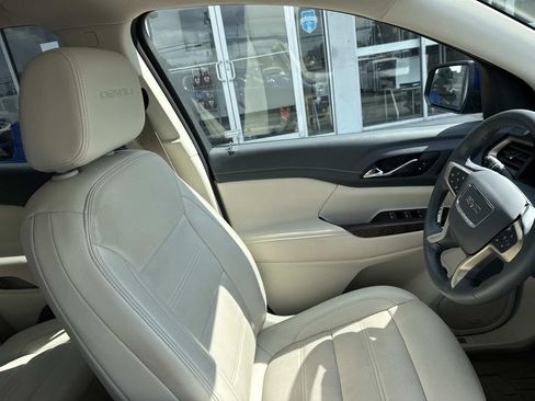 Used 2023 GMC Acadia Denali FWD image 11