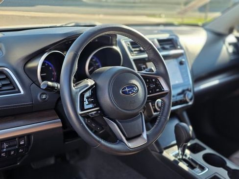 Used 2018 Subaru Outback 2.5i Touring image 14