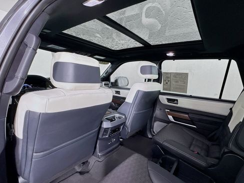 Used 2025 Toyota Sequoia Capstone image 19