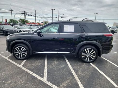 Used 2025 Nissan Pathfinder Platinum w/ Cargo Package FWD image 6