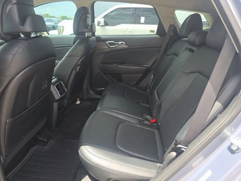 Used 2023 Kia Sportage EX FWD image 11
