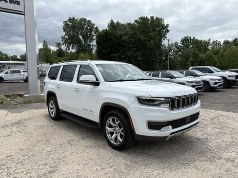Used 2022 Jeep Wagoneer Series II AWD/4WD image 3