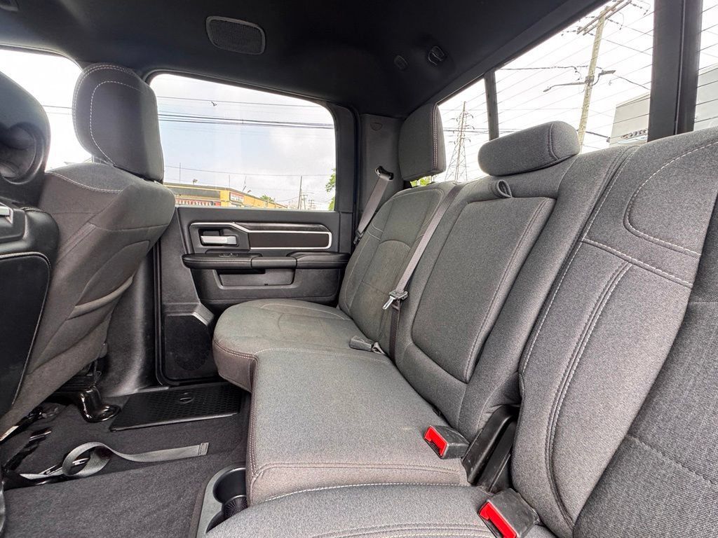 Used 2024 RAM 2500 Big Horn w/ Night Edition AWD/4WD image 18