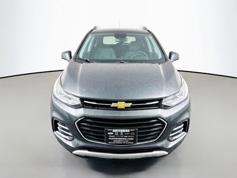 Used 2017 Chevrolet Trax LT FWD image 2