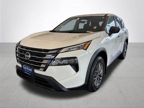 Certified 2025 Nissan Rogue S AWD/4WD image 2