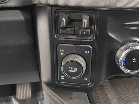 Certified 2024 Ford F250 Platinum image 19