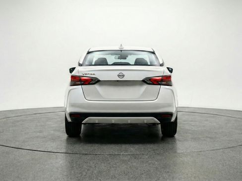 Used 2025 Nissan Versa SV image 7