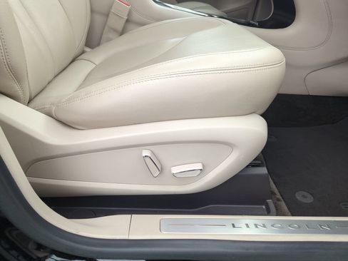 Used 2017 Lincoln MKC Premiere AWD/4WD image 37