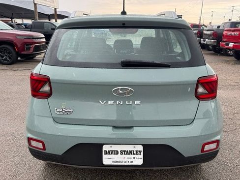 Used 2026 Hyundai Venue SEL FWD image 5