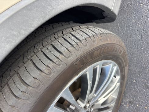 Used 2016 Lincoln MKX Reserve w/ Climate Package image 3