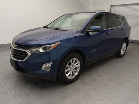Used 2020 Chevrolet Equinox LT FWD image 2