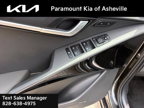 Certified 2025 Kia Niro FWD image 25