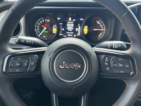 Used 2024 Jeep Wrangler Unlimited AWD/4WD image 26