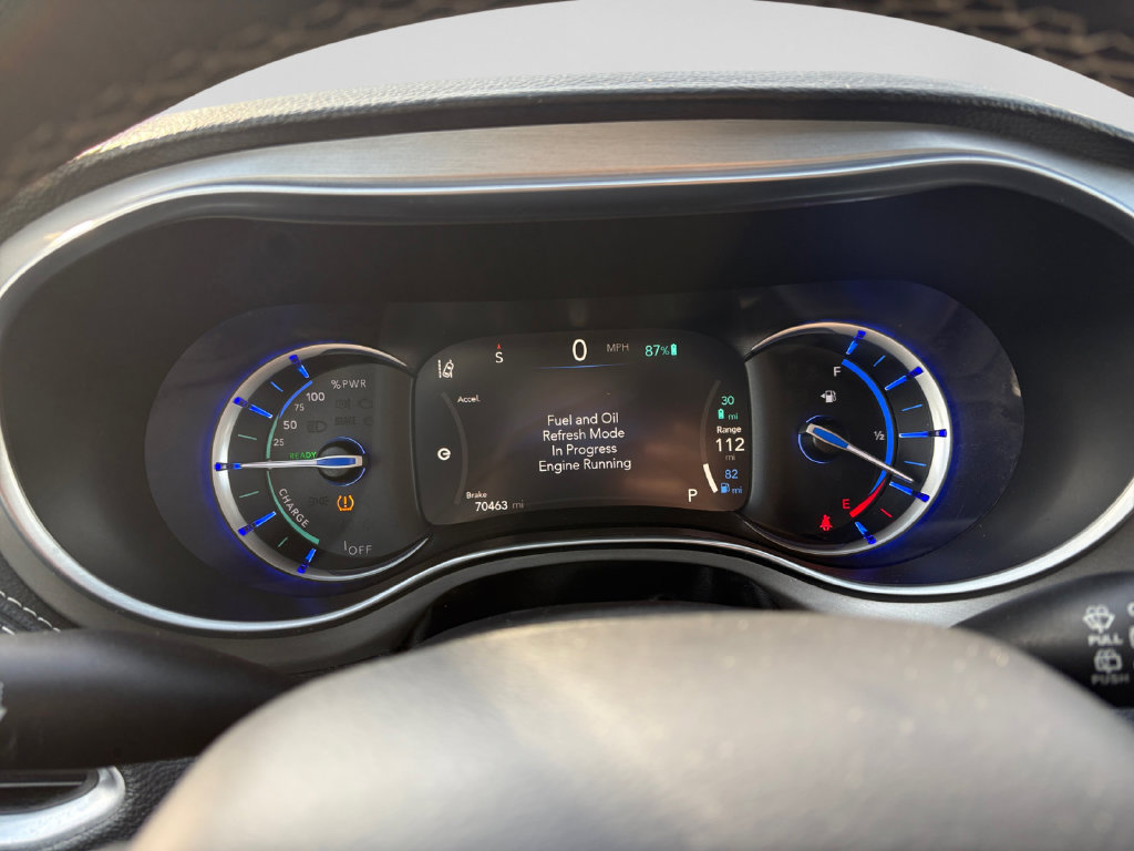Used 2024 Chrysler Pacifica Premium FWD image 13