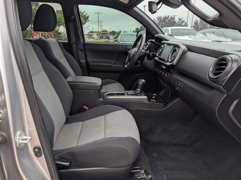 Used 2021 Toyota Tacoma TRD Sport w/ Technology Package AWD/4WD image 31