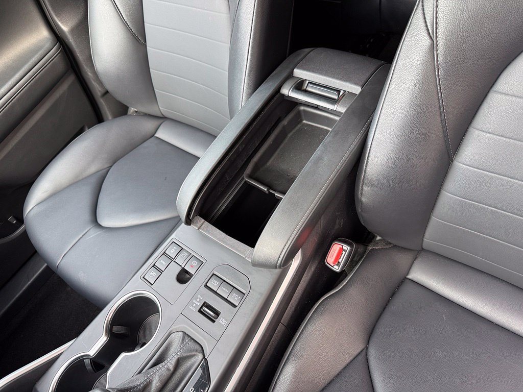 Used 2025 Toyota Highlander XLE AWD/4WD image 24