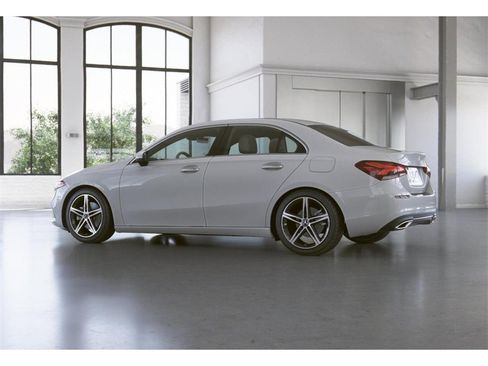 Certified 2022 Mercedes-Benz A 220 4MATIC image 32