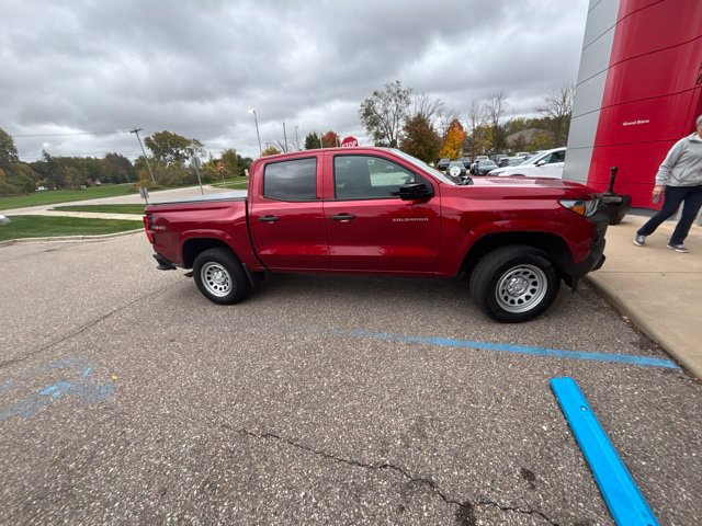 Used 2023 Chevrolet Colorado W/T w/ Technology Package AWD/4WD image 4