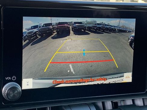 Used 2025 Toyota RAV4 XLE image 17