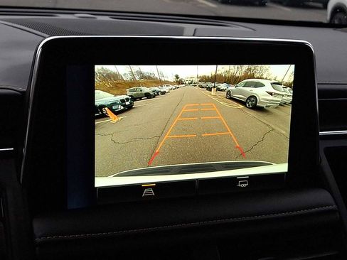 Used 2024 Chevrolet Suburban Premier image 17