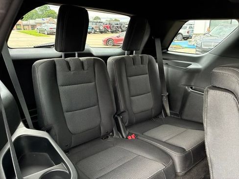 Used 2017 Ford Explorer XLT AWD/4WD image 27