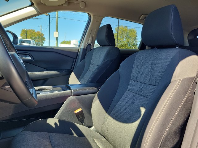 Used 2025 Nissan Rogue SV FWD image 12
