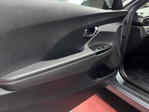 Used 2019 Hyundai Veloster 2.0 FWD image 9