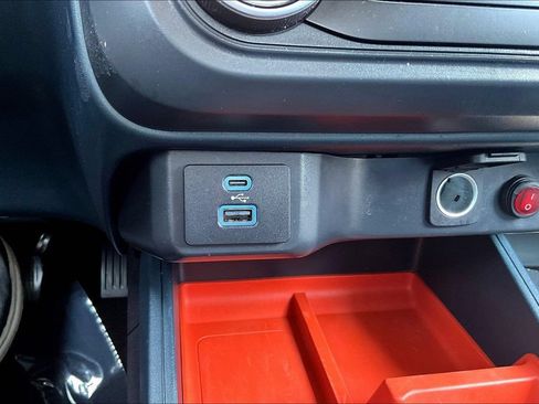 Used 2024 Ford Maverick XLT FWD image 18