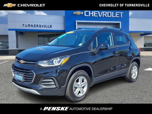 Certified 2022 Chevrolet Trax LT w/ LT Convenience Package image 1