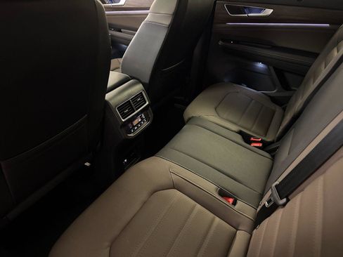 New 2026 Volkswagen Atlas SEL image 11