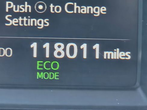 Used 2016 Toyota RAV4 XLE image 22