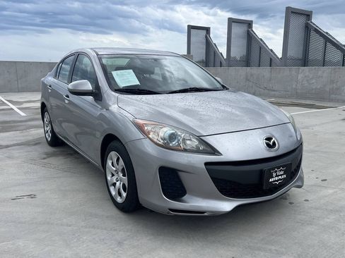 Used 2013 MAZDA MAZDA3 i Sport FWD image 3