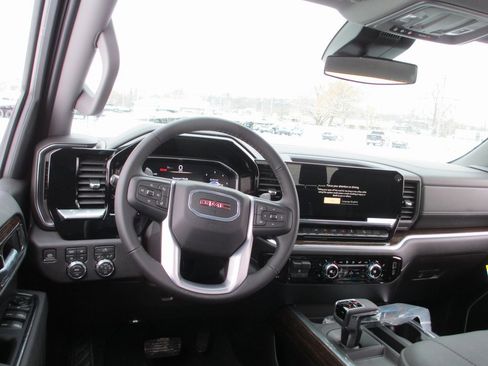 New 2026 GMC Sierra 1500 Elevation image 13