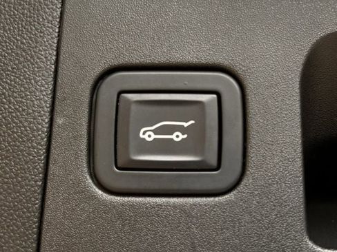 Used 2018 Cadillac XT5 FWD image 36