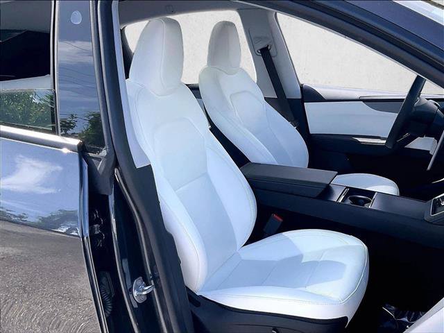 Used 2026 Tesla Model Y 2WD image 9