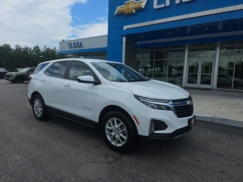 Used 2023 Chevrolet Equinox LT AWD/4WD image 1