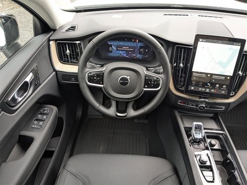 New 2026 Volvo XC60 B5 Core image 16