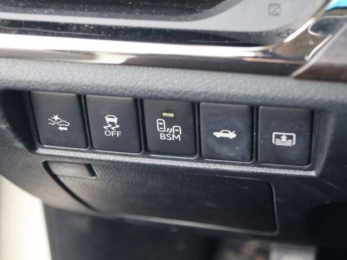 Used 2016 Toyota Avalon Limited image 15