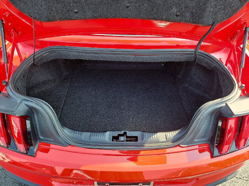 Used 2022 Ford Mustang Premium RWD image 27