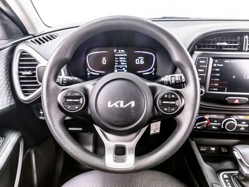 Used 2023 Kia Soul LX FWD image 20