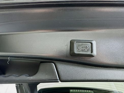 Used 2019 Toyota RAV4 Limited w/ Advanced Technology Package FWD image 30